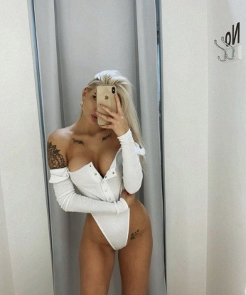 Экспертка по удовольствиям ждет именно тебя. Готова исполнить все твои желания и фантазии. Приглашаю в гости на неземной отдых и страсть до утра. Отвечу только на звонки. 5858, 19 лет